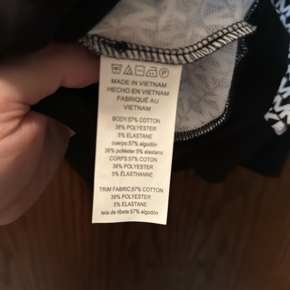 NWOT Michael Kors 3/4 Zip Top - 2x - Picture 9 of 9